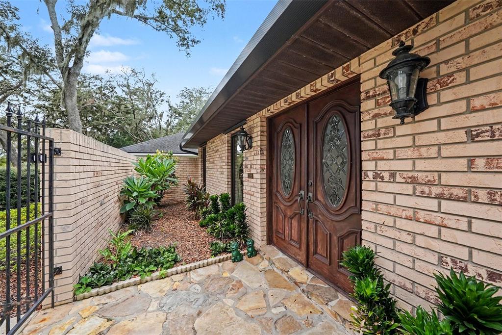 201 WILD OAK DRIVE, BRANDON, FL — photo 4 of 26
