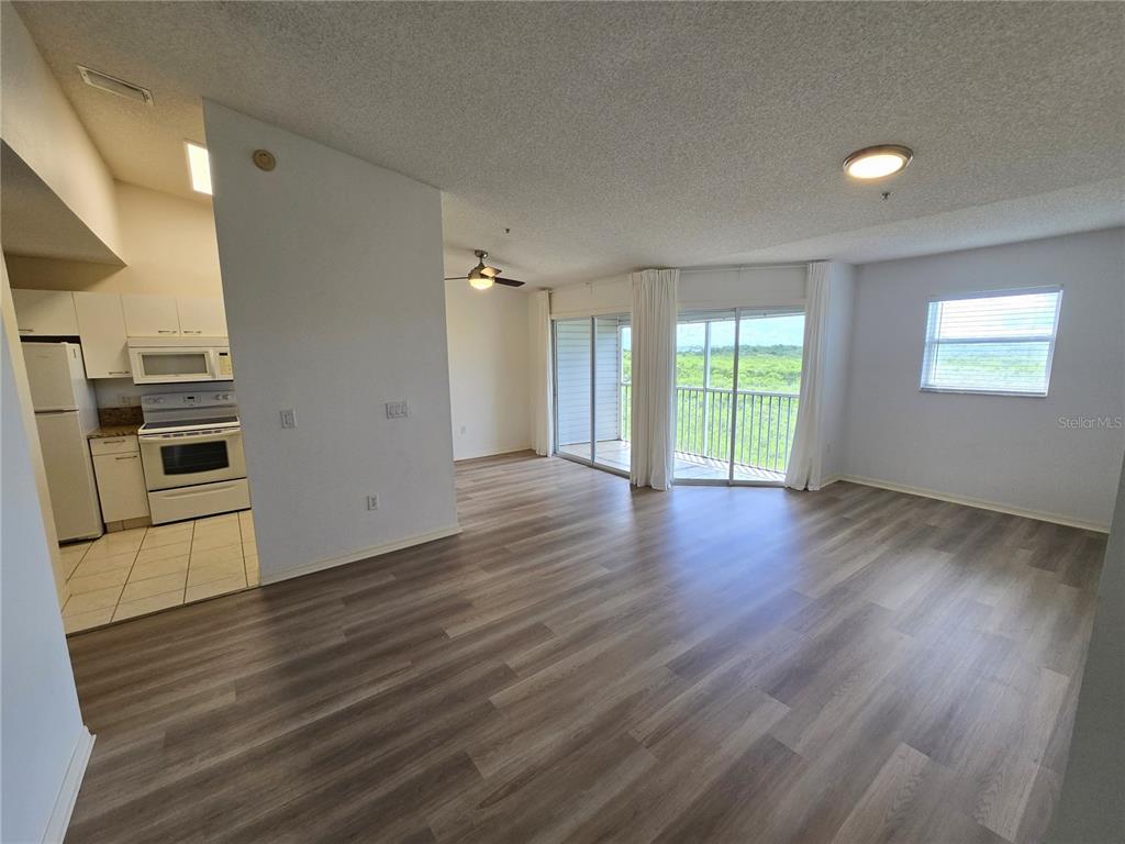 3607 E BAY DRIVE UNIT 206, HOLMES BEACH, FL — photo 2 of 21