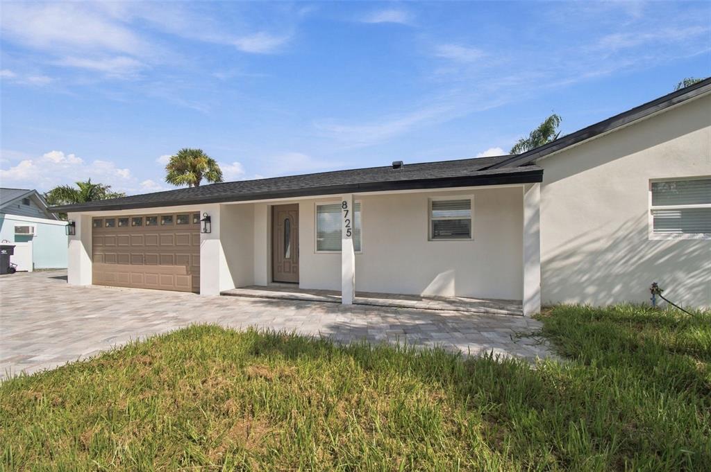 8725 THORNWOOD LANE, TAMPA, FL — photo 3 of 30