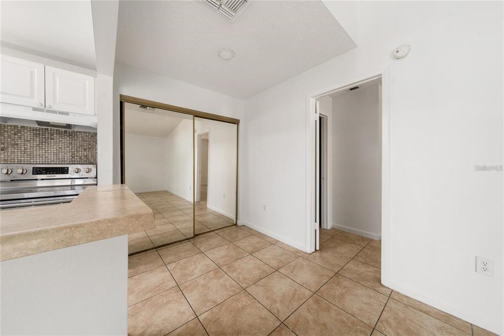 3849 BAY CLUB CIRCLE UNIT 204, KISSIMMEE, FL — photo 4 of 24