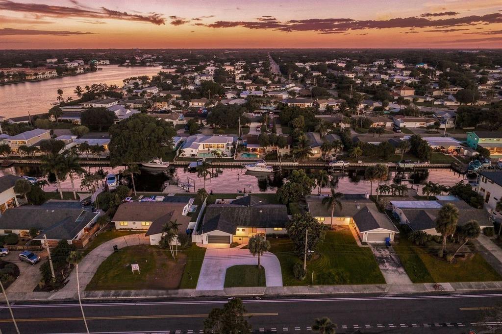3932 SHORE ACRES BOULEVARD NE, ST PETERSBURG, FL — photo 2 of 43