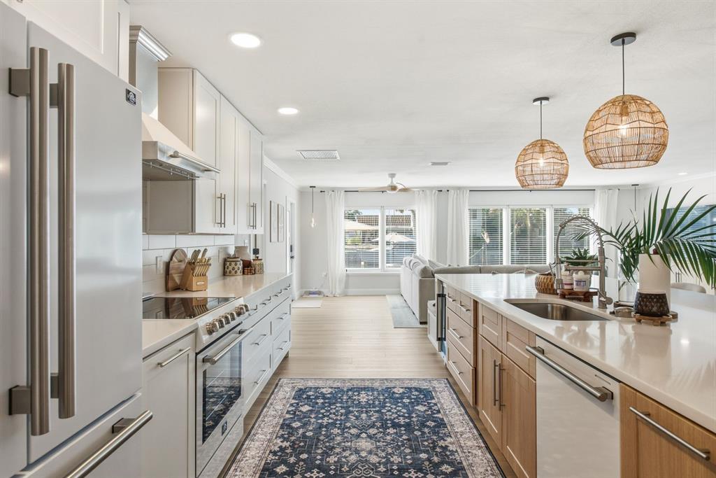 3932 SHORE ACRES BOULEVARD NE, ST PETERSBURG, FL — photo 5 of 43