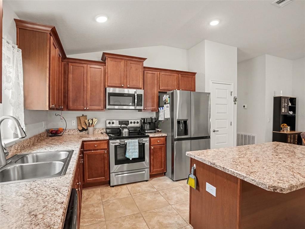 256 KRENSON BAY LOOP, WINTER HAVEN, FL — photo 5 of 30