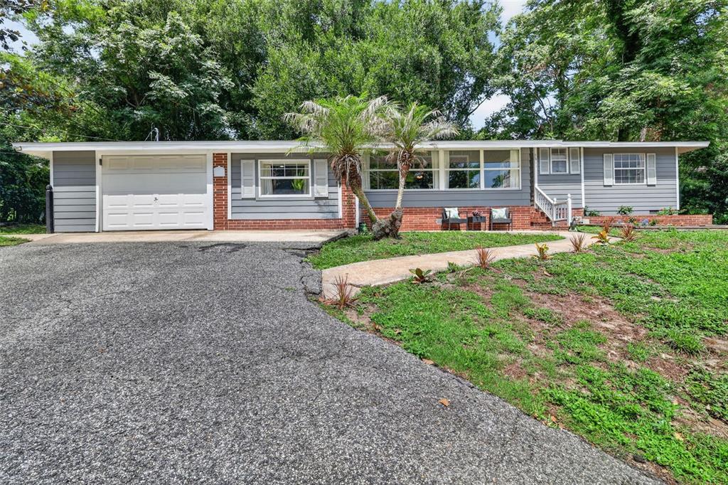 1811 HILLTOP DRIVE