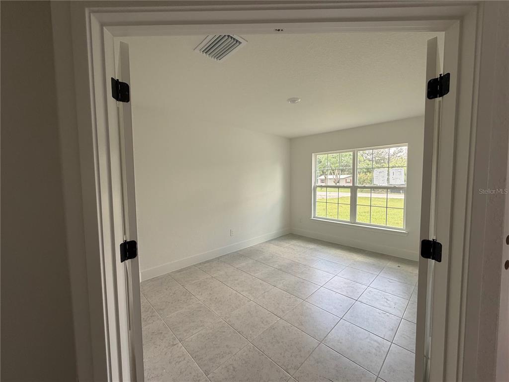 16906 SE 23RD AVENUE, SUMMERFIELD, FL — photo 5 of 17