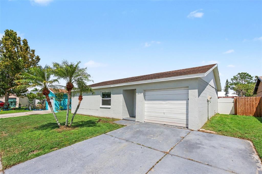 1019 AXLEWOOD CIRCLE, BRANDON, FL — photo 2 of 15