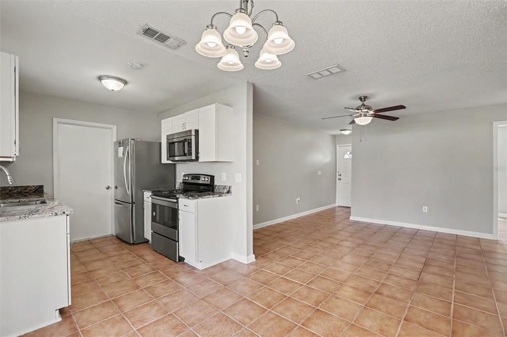 1019 AXLEWOOD CIRCLE, BRANDON, FL — photo 4 of 15