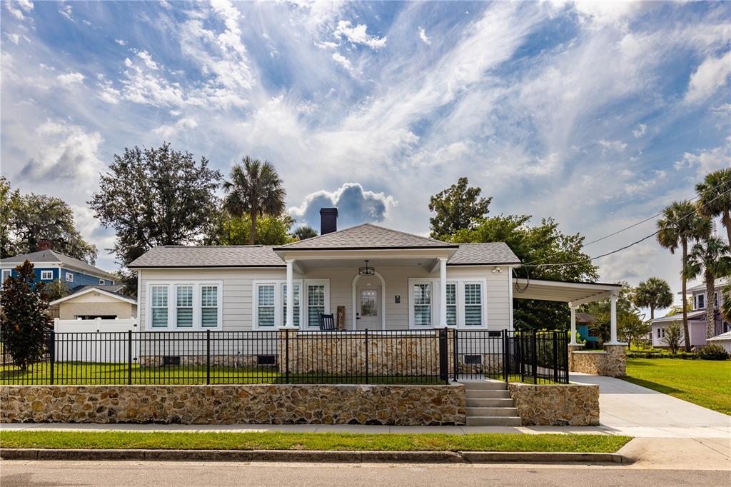 712 SE BROADWAY STREET