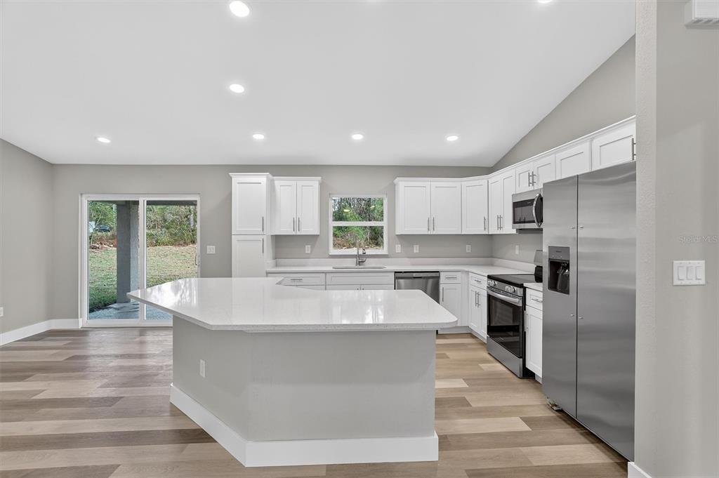 1516 W PRINGLE PLACE, CITRUS SPRINGS, FL — photo 4 of 19