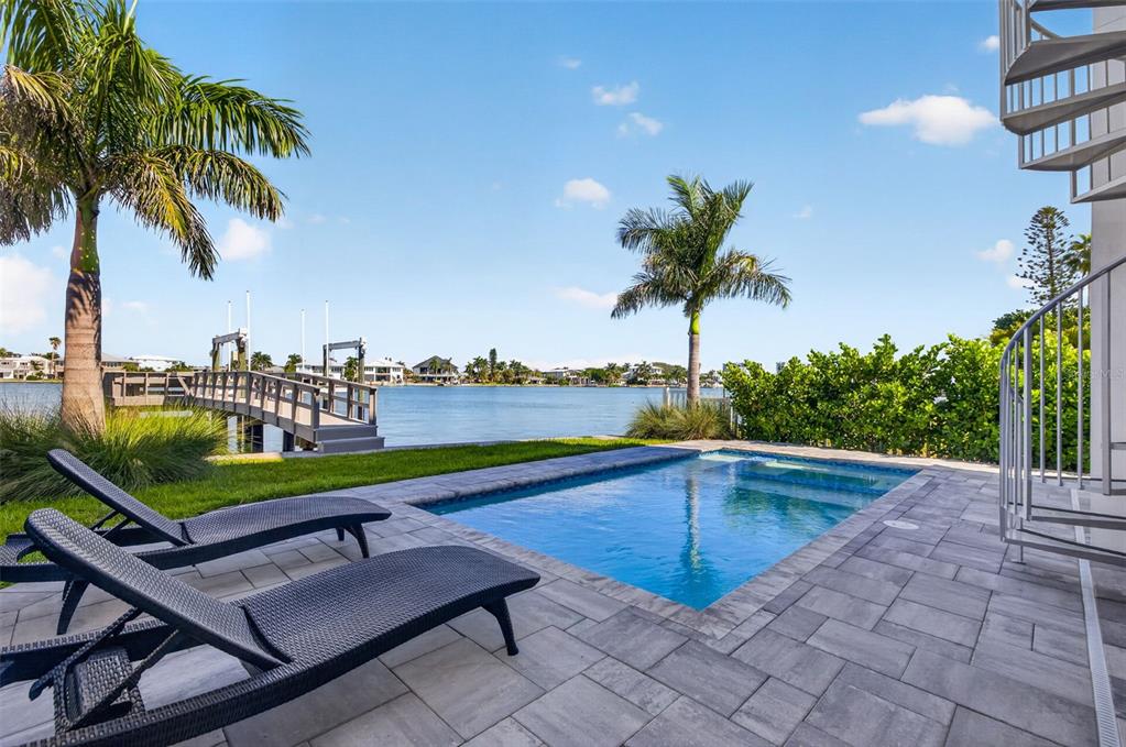 10209 GULF BOULEVARD, TREASURE ISLAND, FL — photo 2 of 30