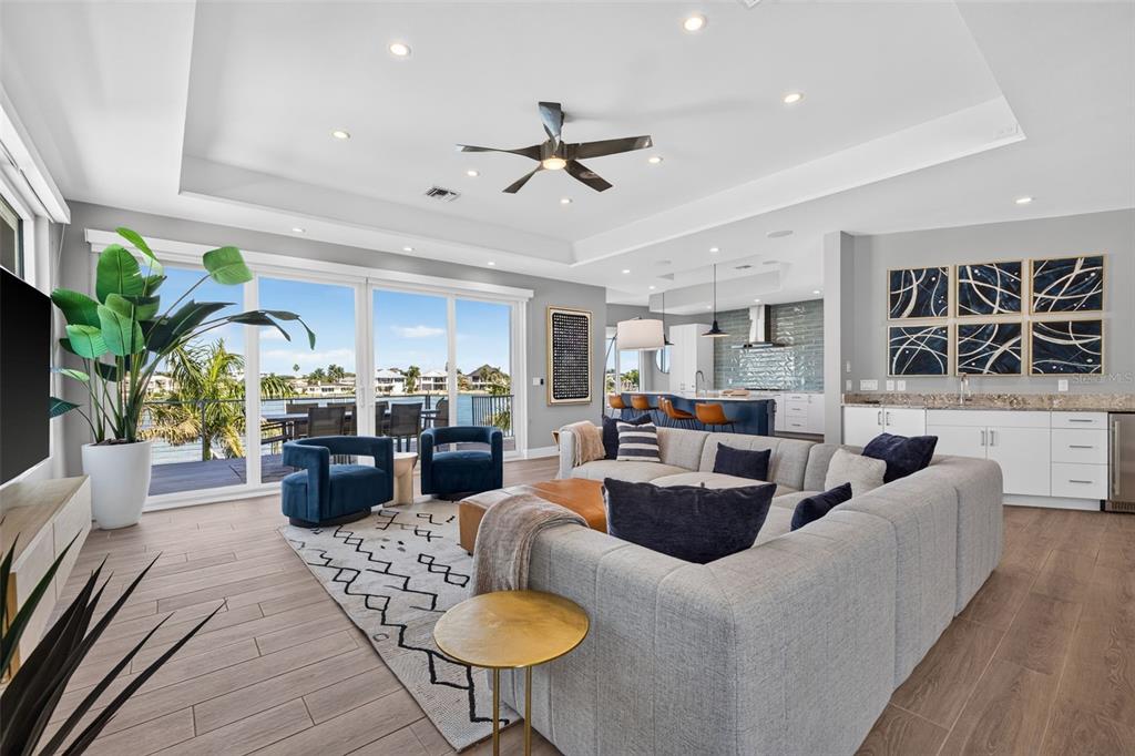 10209 GULF BOULEVARD, TREASURE ISLAND, FL — photo 3 of 30
