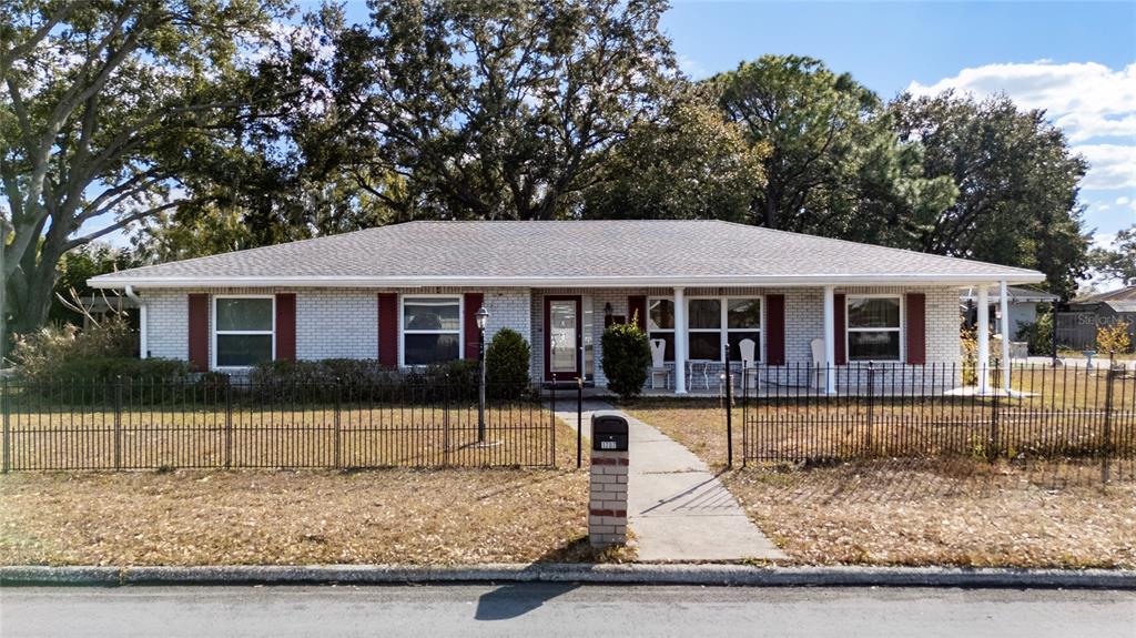 1707 BAYOU CIRCLE