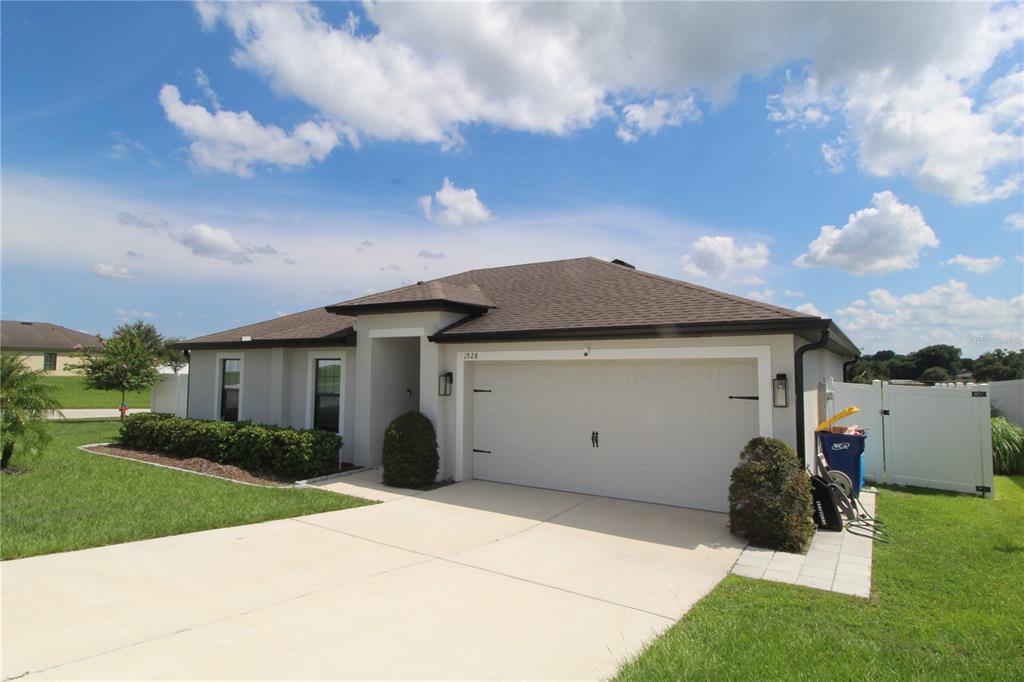 1928 PIEDMONT COURT, MASCOTTE, FL — photo 3 of 19