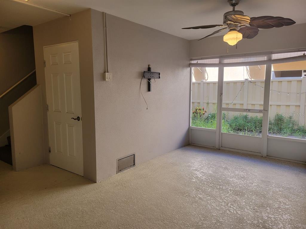 5525 WHITE MARLIN COURT, NEW PORT RICHEY, FL — photo 3 of 45