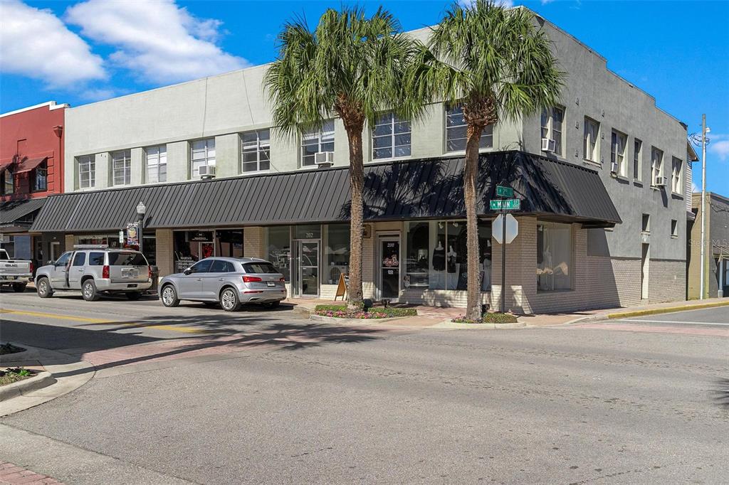 200 W MAIN STREET