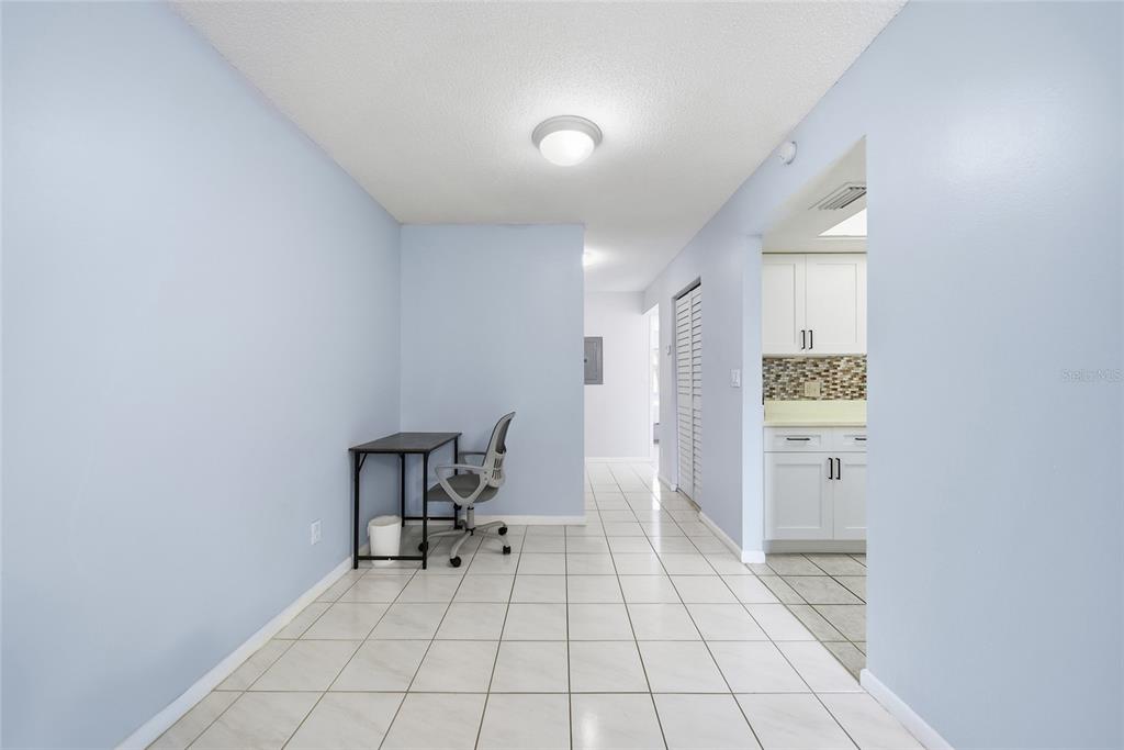 811 N KEENE ROAD UNIT V7, CLEARWATER, FL — photo 4 of 25