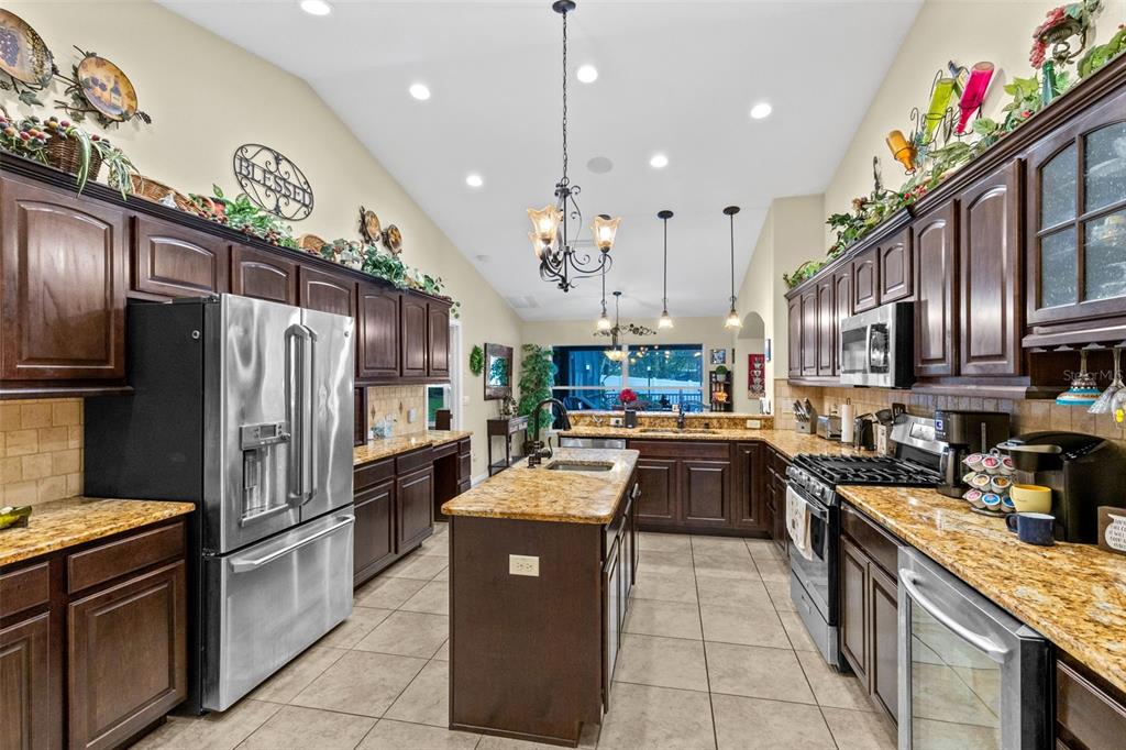 1206 LAKESHORE DRIVE, MOUNT DORA, FL — photo 4 of 33
