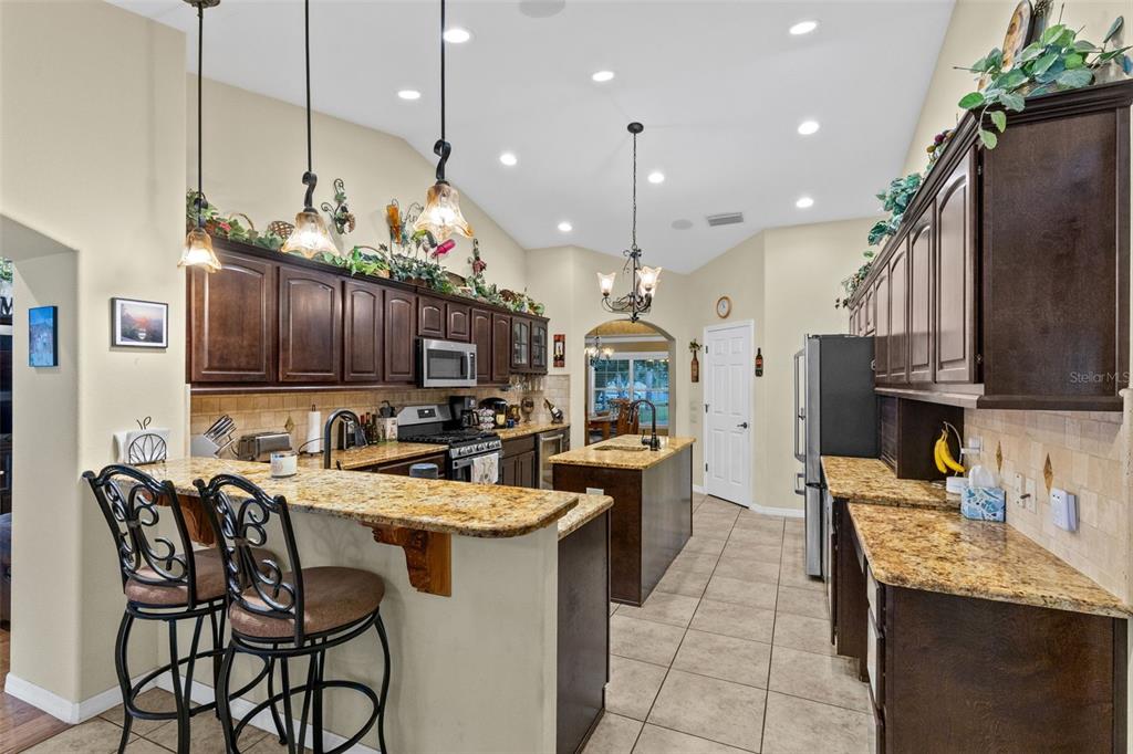 1206 LAKESHORE DRIVE, MOUNT DORA, FL — photo 5 of 33