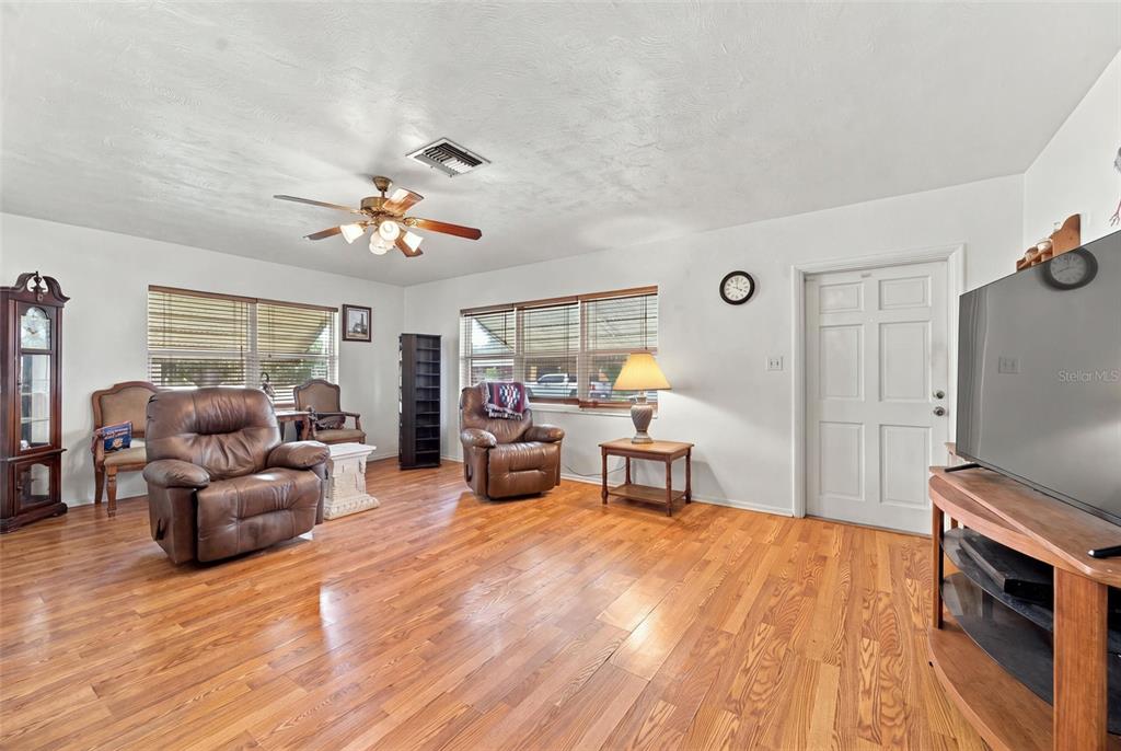 907 42ND STREET W, BRADENTON, FL — photo 3 of 30