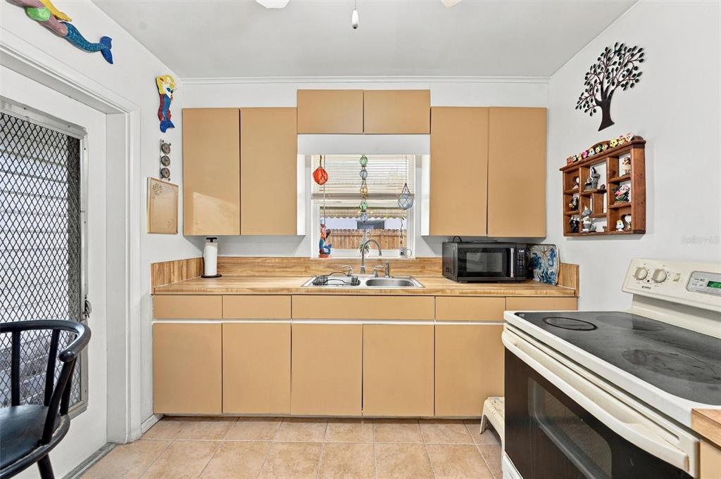 907 42ND STREET W, BRADENTON, FL — photo 4 of 30