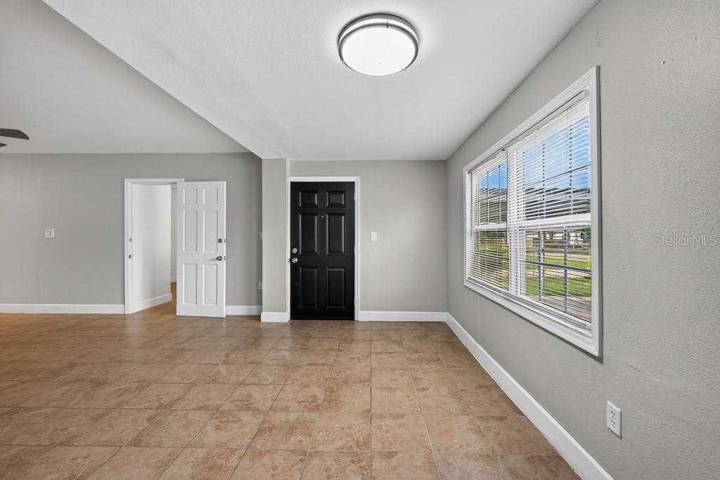 725 STRAIN BOULEVARD, LAKELAND, FL — photo 3 of 30