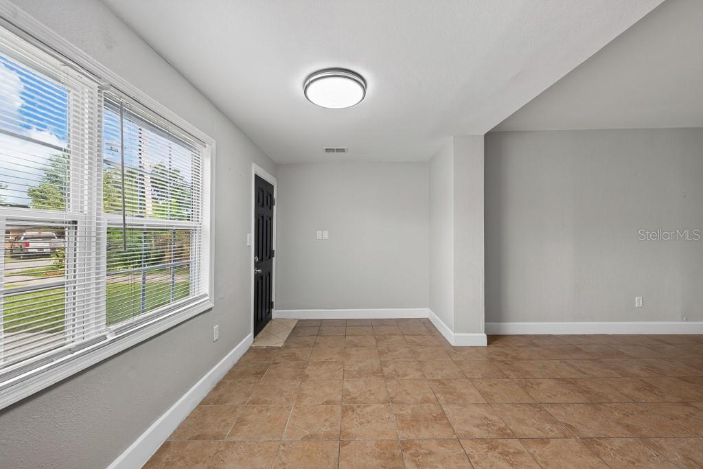 725 STRAIN BOULEVARD, LAKELAND, FL — photo 4 of 30