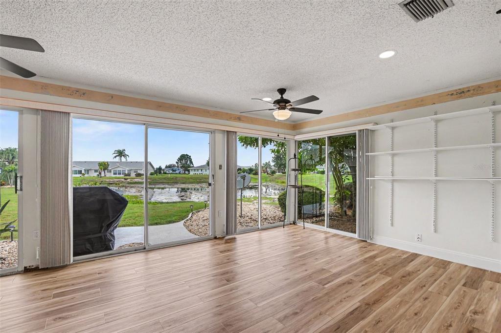 385 CLUB MANOR DRIVE, SUN CITY CENTER, FL — photo 4 of 30