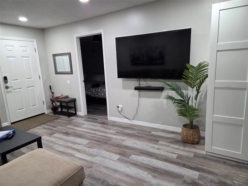 8024 CANDLEWOODE DRIVE, LARGO, FL — photo 5 of 30