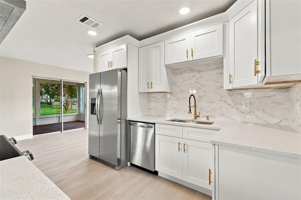 9007 SPRING HILL DRIVE, SPRING HILL, FL — photo 5 of 30