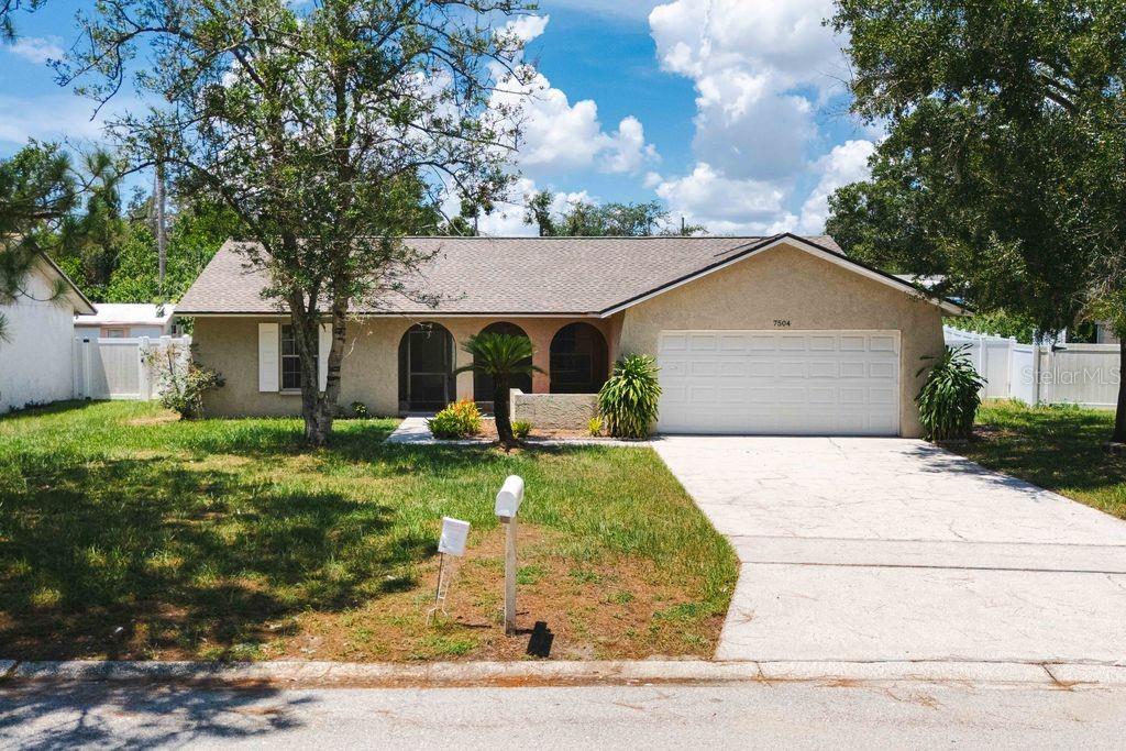 7504 N SANIBEL CIRCLE