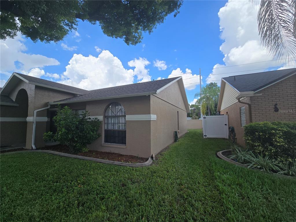 8211 MATTHEW DRIVE, NEW PORT RICHEY, FL — photo 4 of 30