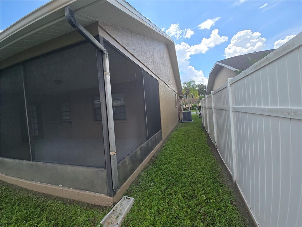8211 MATTHEW DRIVE, NEW PORT RICHEY, FL — photo 5 of 30