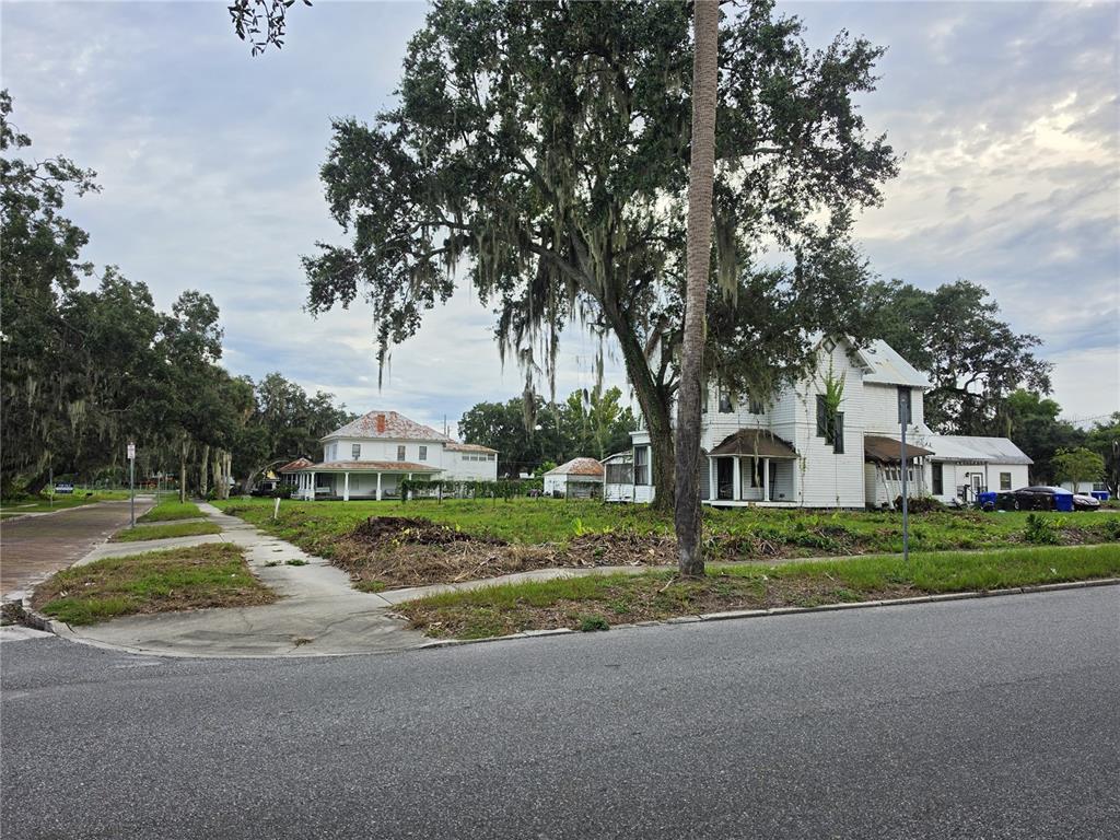 206 S VERNON AVENUE, KISSIMMEE, FL — photo 2 of 4