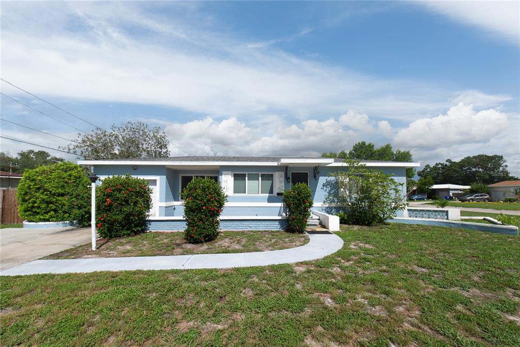 2501 LESLEE LAKE DRIVE N, ST PETERSBURG, FL — photo 2 of 30