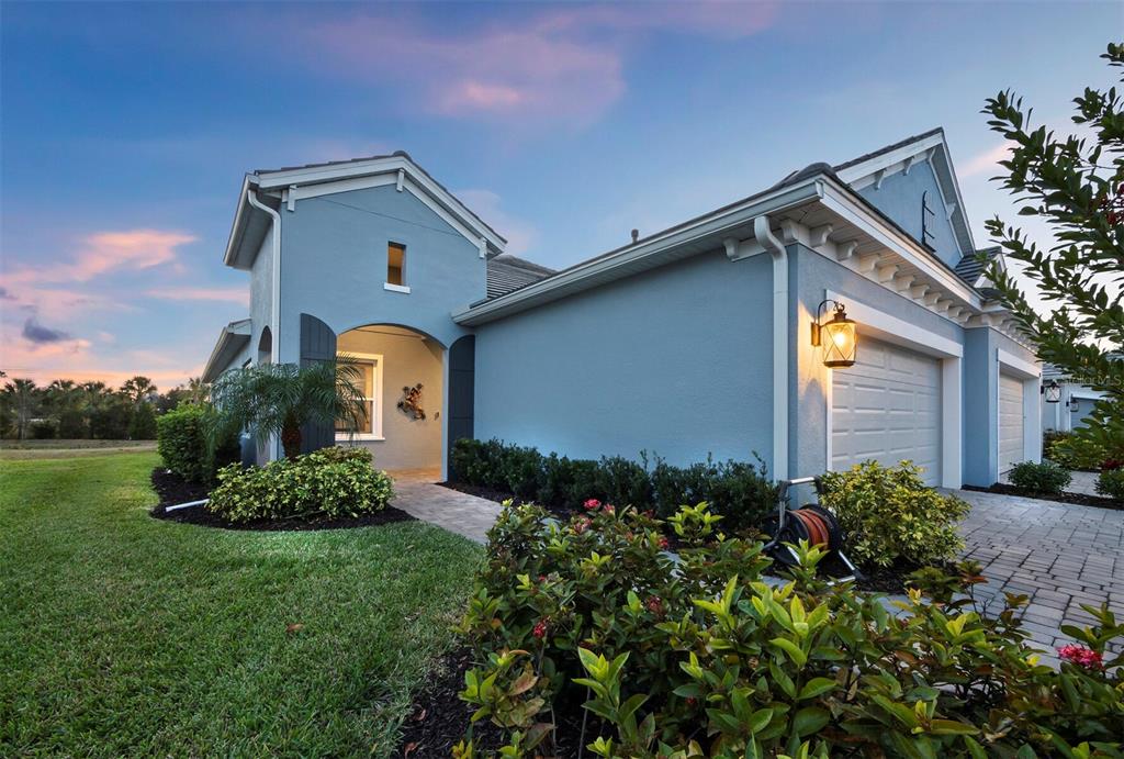 2878 BUTTERFLY JASMINE TRAIL