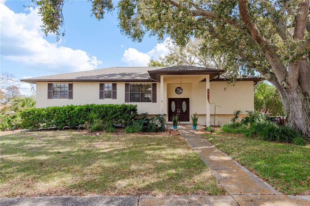 1462 LAKEVIEW DRIVE