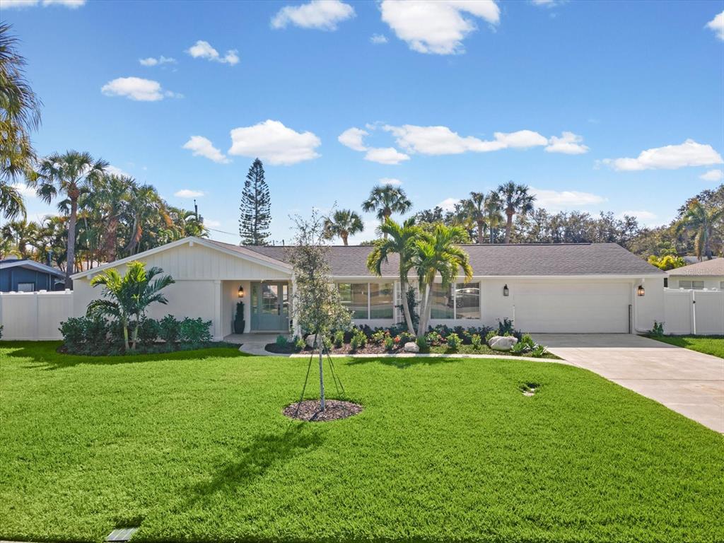 819 JACARANDA DRIVE
