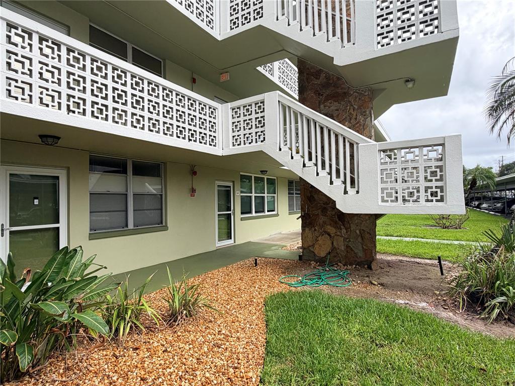 4885 1ST STREET NE UNIT 117, ST PETERSBURG, FL — photo 2 of 27