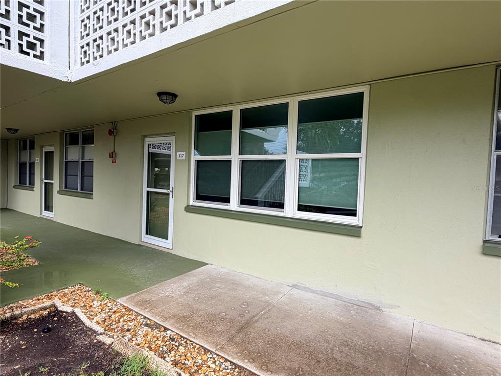 4885 1ST STREET NE UNIT 117, ST PETERSBURG, FL — photo 4 of 27