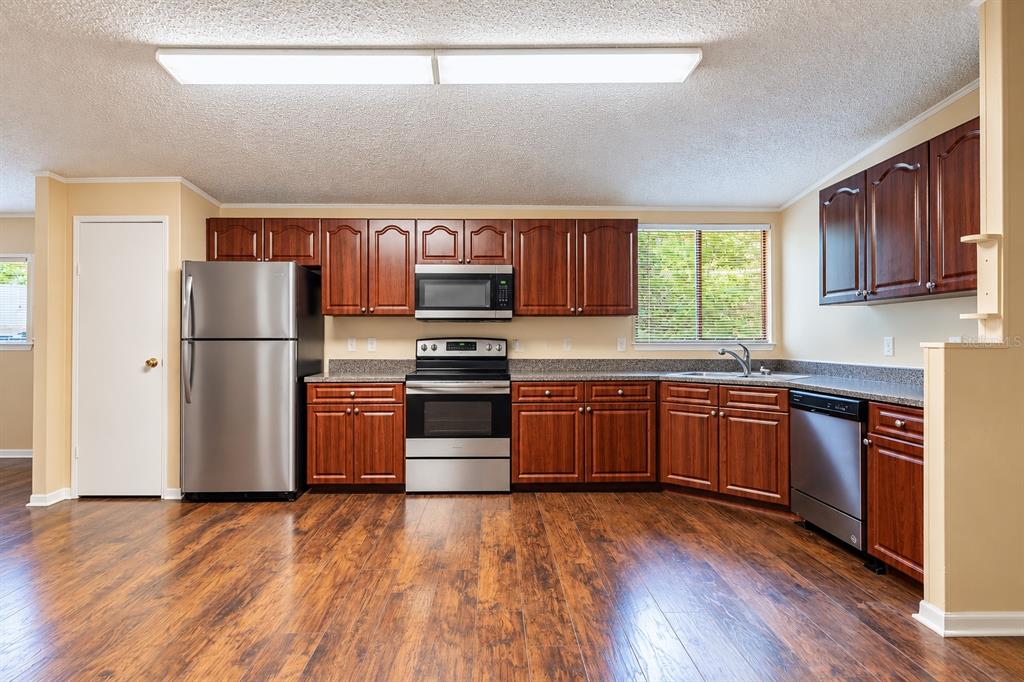 1215 E 149TH AVENUE, LUTZ, FL — photo 5 of 13