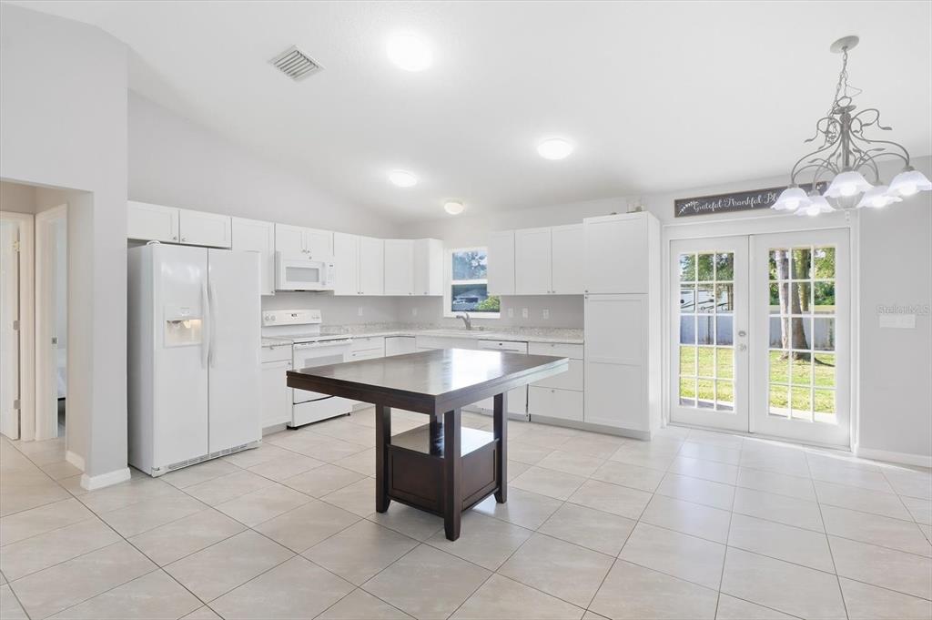 8372 SE 156TH STREET, SUMMERFIELD, FL — photo 5 of 27