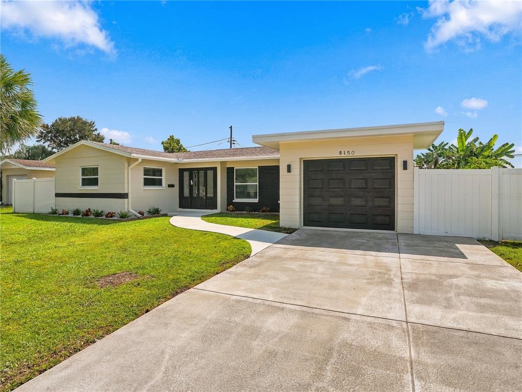 6150 31ST AVENUE N, ST PETERSBURG, FL — photo 3 of 37