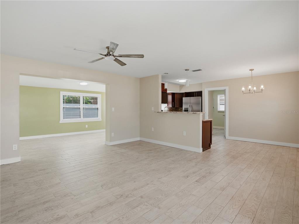 6150 31ST AVENUE N, ST PETERSBURG, FL — photo 5 of 37