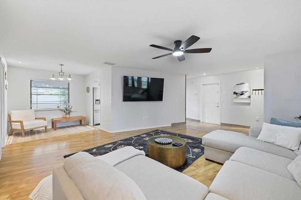 926 PLUM TREE LANE, SARASOTA, FL — photo 4 of 30
