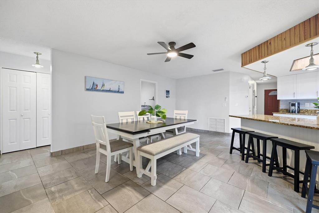 926 PLUM TREE LANE, SARASOTA, FL — photo 5 of 30