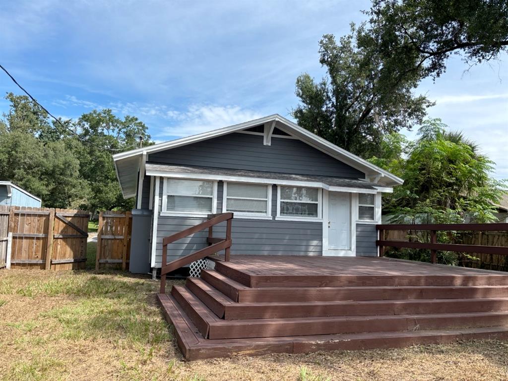 5108 N SUWANEE AVENUE, TAMPA, FL — photo 4 of 23