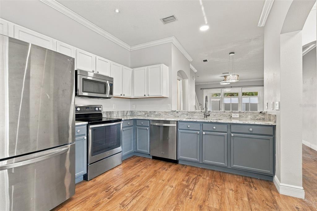11232 WINDSOR PLACE CIRCLE, TAMPA, FL — photo 2 of 30