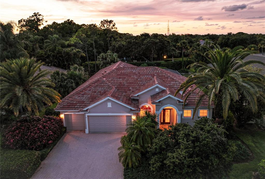 816 SHADOW BAY WAY