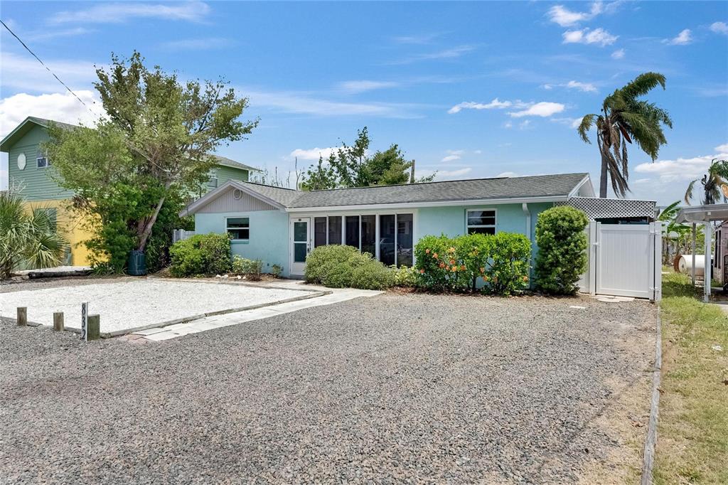 832 SEABREEZE DRIVE