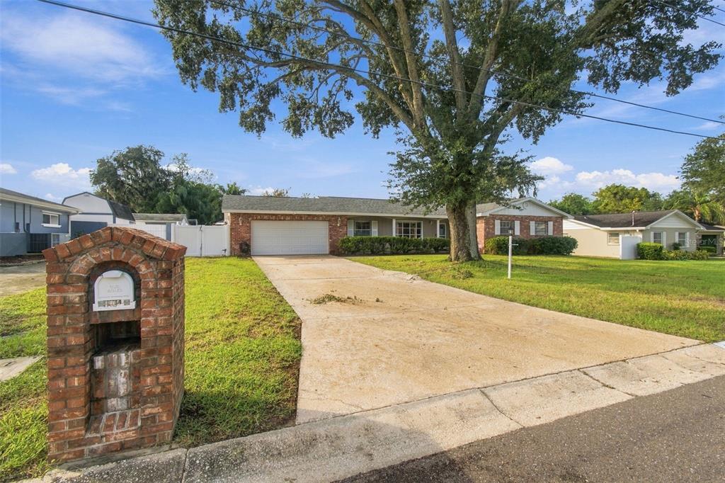 105 ASHBROOK DRIVE, BRANDON, FL — photo 2 of 93